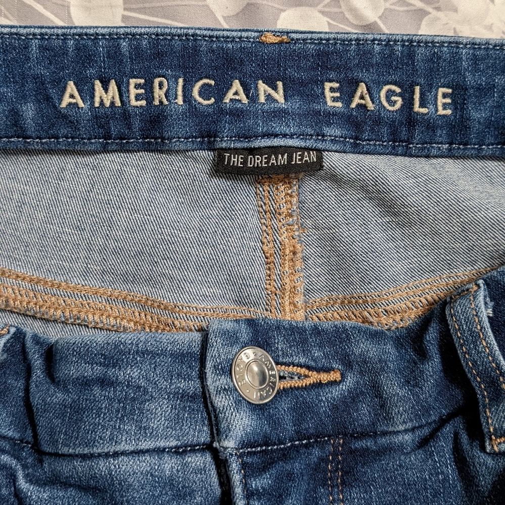 SOLD NWT American Eagle Dream Jeans Curvy Super Hi-Rise Ripped Distressed sz 12 - Picture 4 of 8